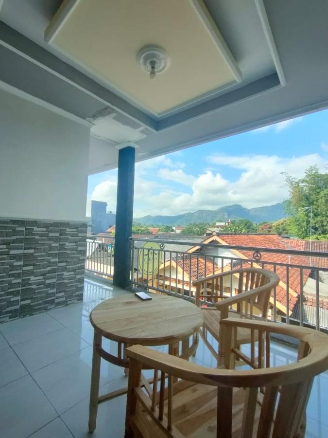 Cahaya Homestay Magelang Esterno foto
