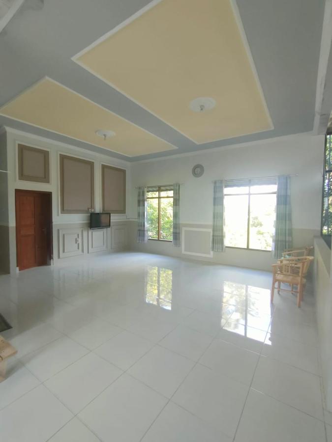 Cahaya Homestay Magelang Esterno foto