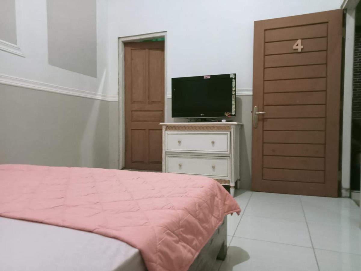 Cahaya Homestay Magelang Esterno foto
