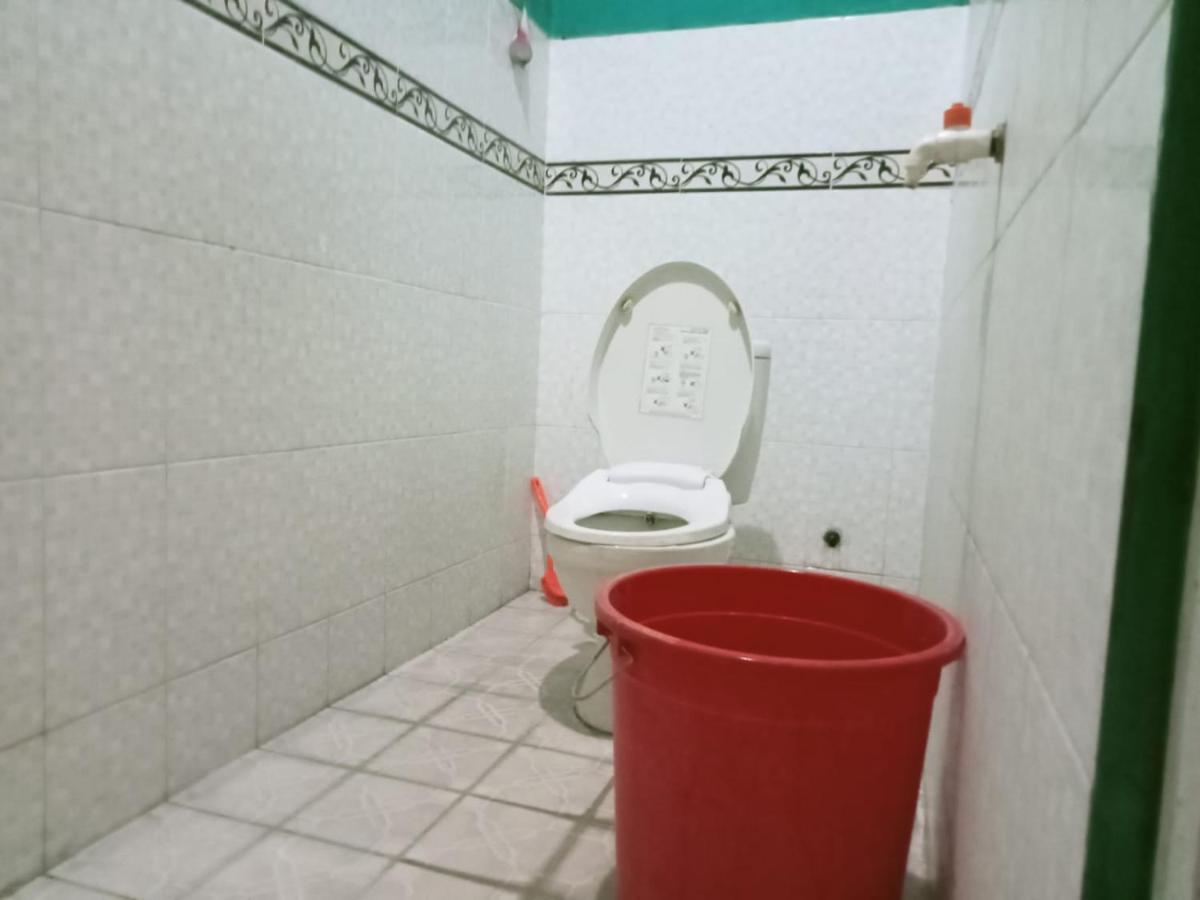 Cahaya Homestay Magelang Esterno foto