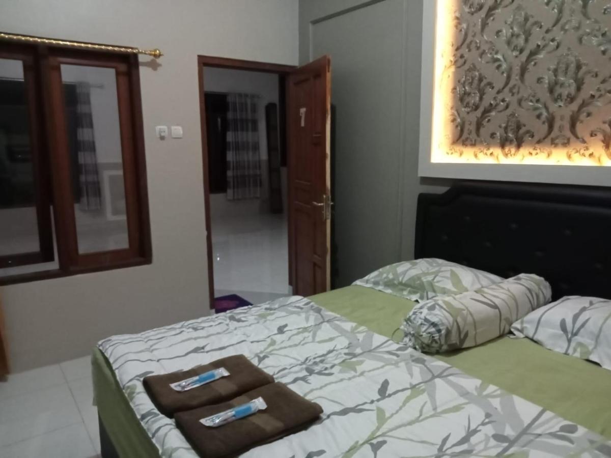 Cahaya Homestay Magelang Esterno foto